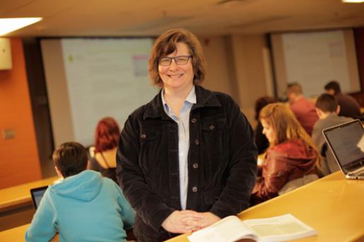 New Bachelor of Social Work Program Taps Into Experiential Learning