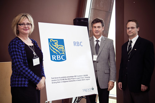 In 2009, the RBC Blue Water Project awarded $500,000 in funding to experts at Trent’s Institute for
Watershed Science and the Indigenous Environmental Studies program to develop the “Protecting Drinking Water in Indigenous Communities in Canada’s North Program,” with the support of the RBC Foundation and in partnership with Fleming College.