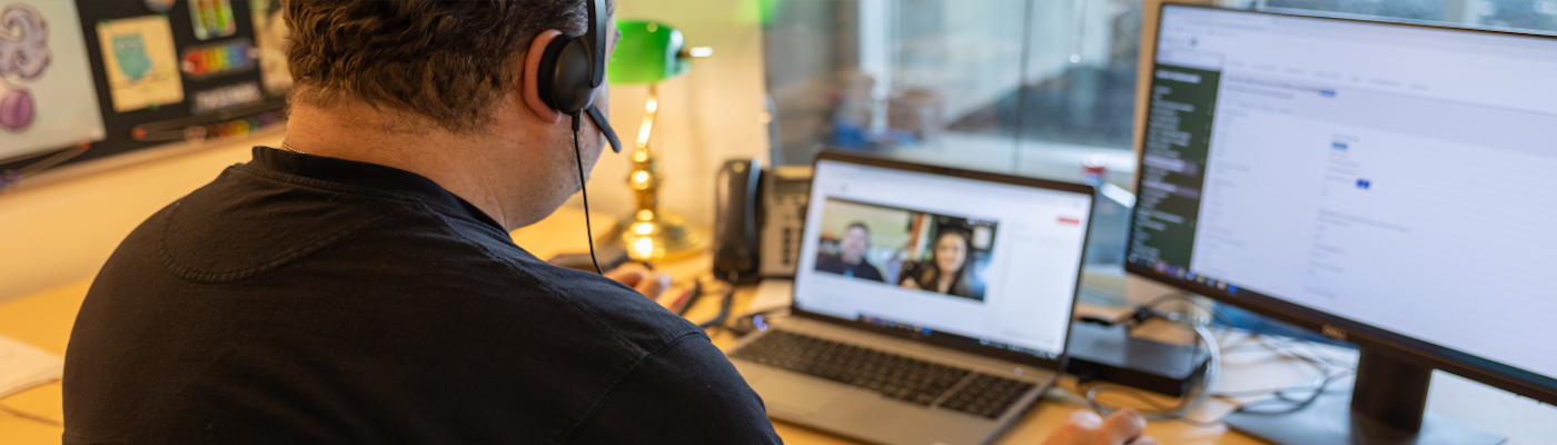 Academic Advisor meeting with a student over video chat