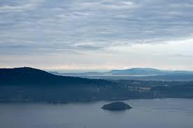 View of water and headlands from Malahat look out: source https://commons.wikimedia.org/wiki/File:View_from_Malahat_lookout_5.jpg