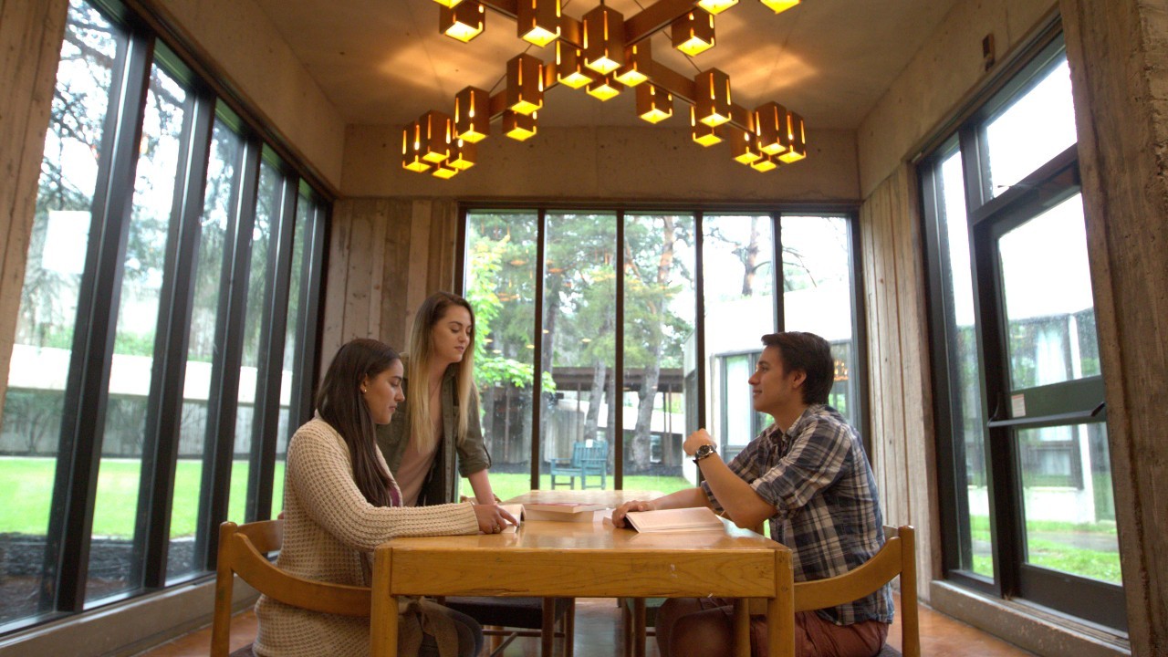 Students in the LEC cafeteria