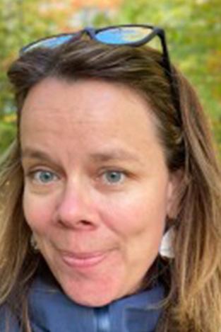 Headshot of Jenn Bates