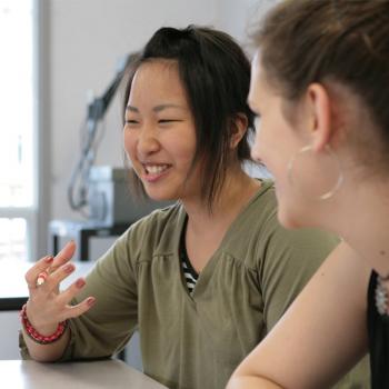 International students studying English