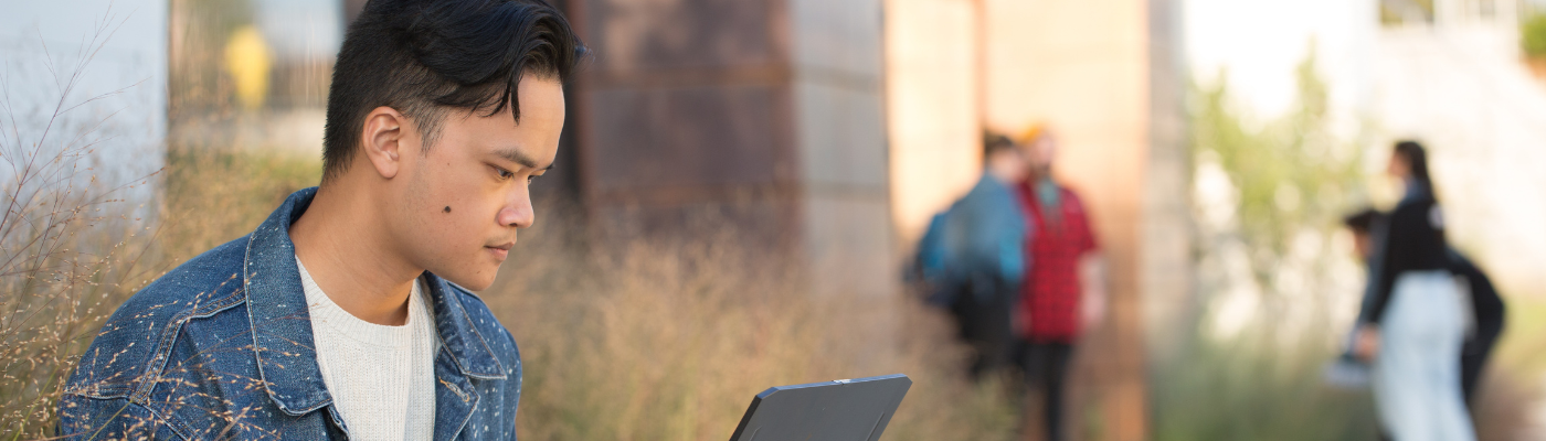 durham student studying outside