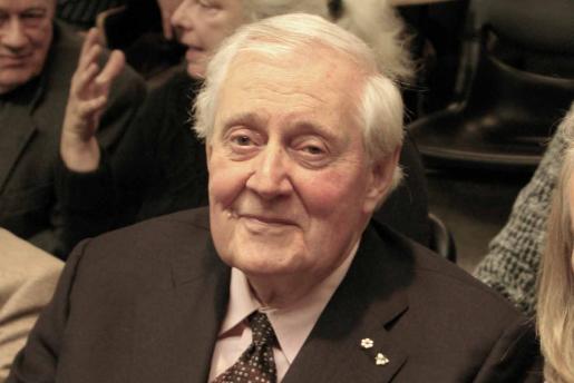 Queen’s Diamond Jubilee Medal Awarded to Vanier Emeritus Professor Tom Symons
