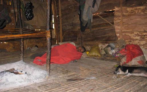 Preparing to dream in the Asabano village of Yakob in 2007 (photo by Roger Lohmann)