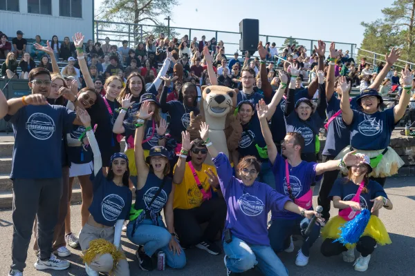 Group of students with otter mascot