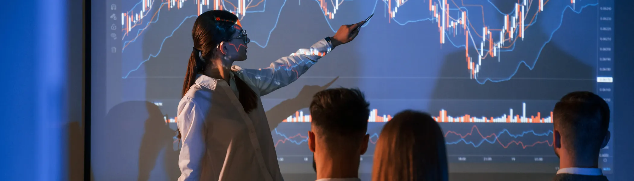 Presentation exampling image of economy.