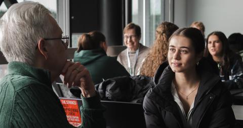 Student and community members sharing experiences as part of the PSYC-3550 course