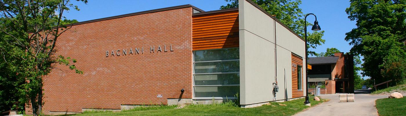 Bagnani Hall exterior photo in the summer time